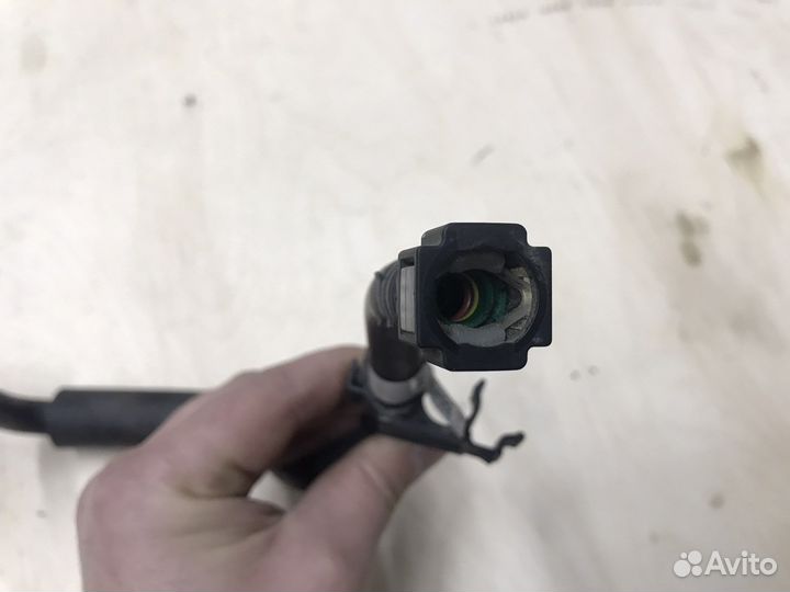 Патрубок вентиляции бака Passat B8