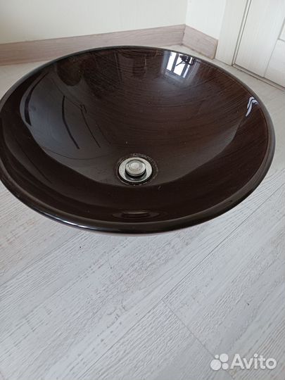 Раковина керамическая
