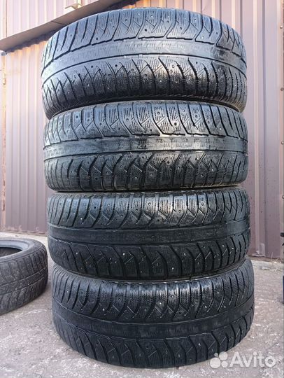 Bridgestone Ice Cruiser 7000 235/55 R19 101T