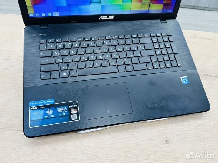 Ноутбук asus 17.3 4 ядра Intel N2940/ 8 RAM/ SSD