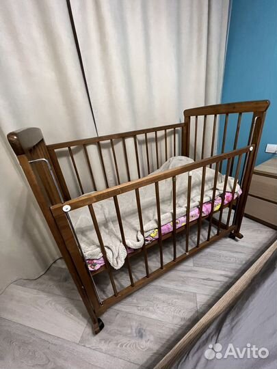Детская кроватка