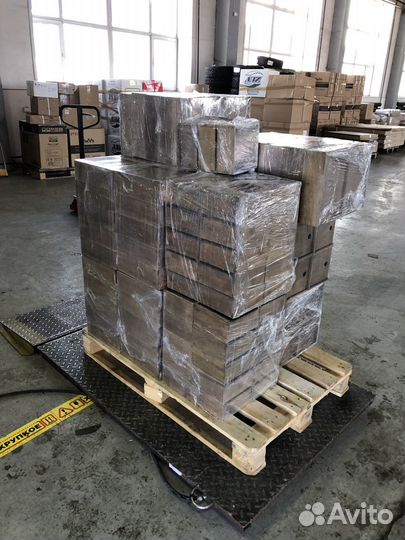 Подарочные коробки, боксы из дерева