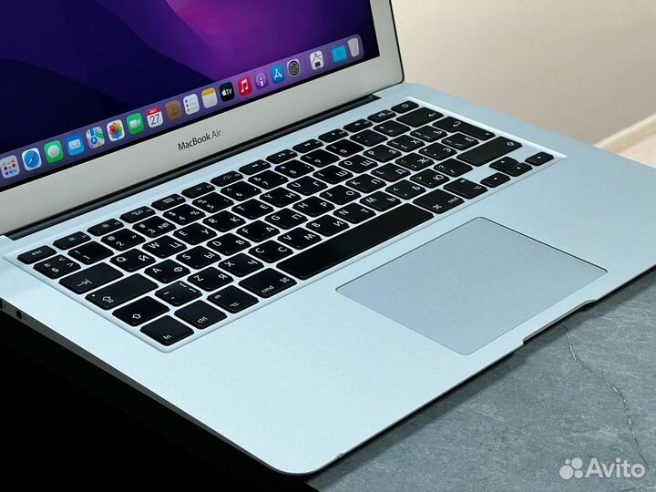 MacBook Air 13 2017 i5 / SSD 128/ 8 OZU