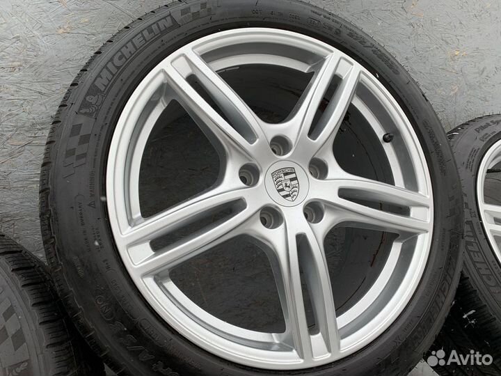 Оригинальные колеса на Porsche Panamera 971 R20