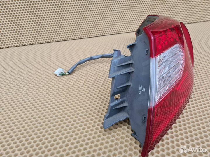 Фонарь в крыло задний правый Infiniti M Q70 Y51