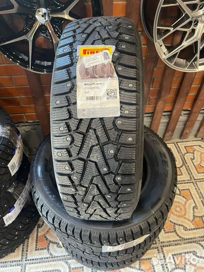 Pirelli Winter Ice Zero 215/60 R16 99T