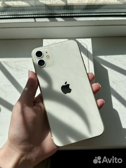iPhone 11, 64 ГБ
