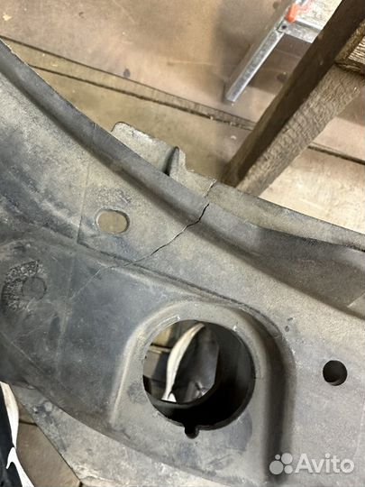 Передняя панель (телевизор) мазда 3 bk 2006