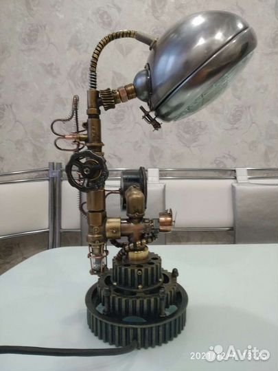 Лампа настольная