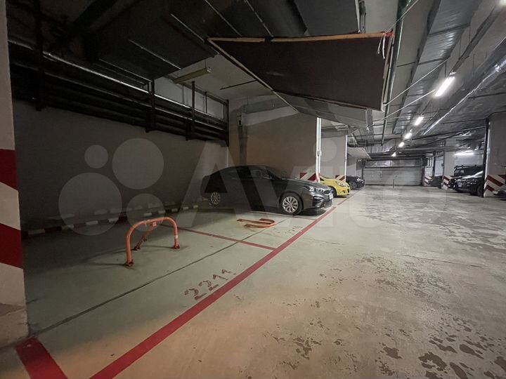 Машиноместо, 12 м²