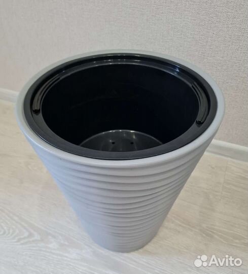 Горшоки пластиковые новые