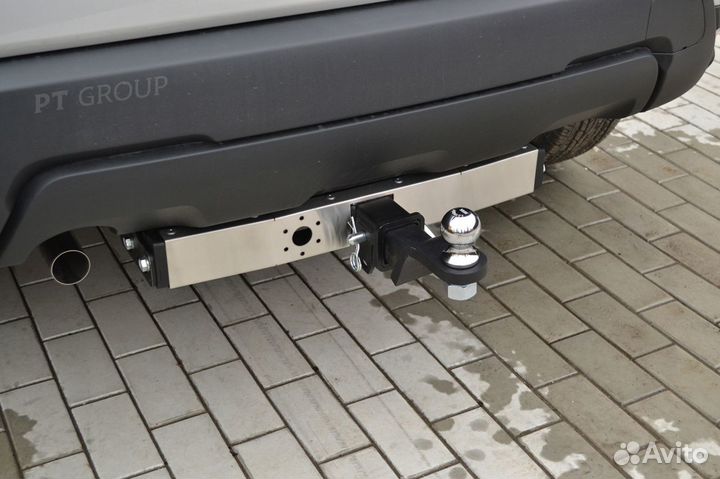 Фаркоп для Рено Дастер 2021- с нерж накладкой