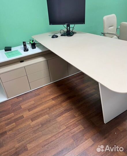 Стол руководителя