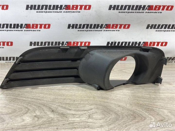 Решетка противотуманной фары левая Ford Focus 2