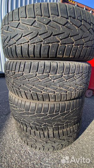 Nokian Tyres Hakkapeliitta 7 SUV 215/65 R17 98T