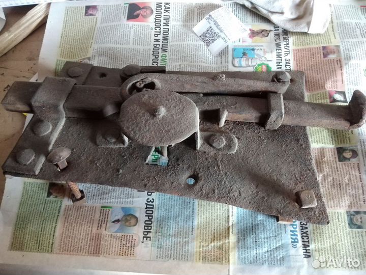Замки старинные кованые