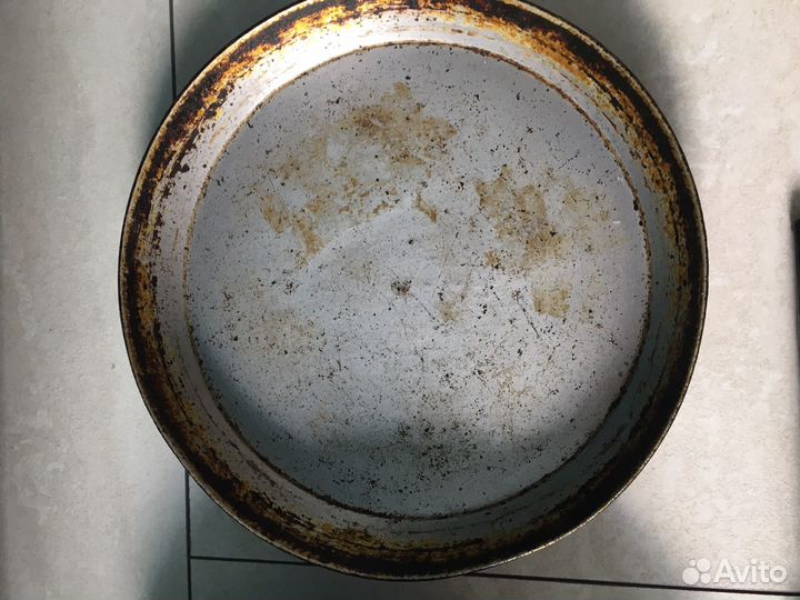 Противень и сковородки б/у