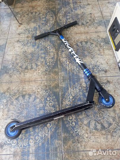 Трюковой самокат парк