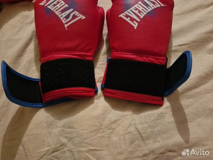 Боксерские перчатки и шлем детские