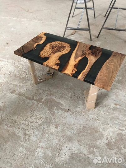 Журнальный стол река