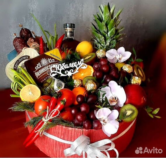 Букеты из фруктов, конфет и всякой вкуснятины