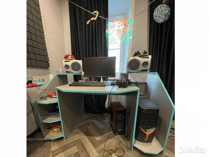 Игровой компьютерный стол