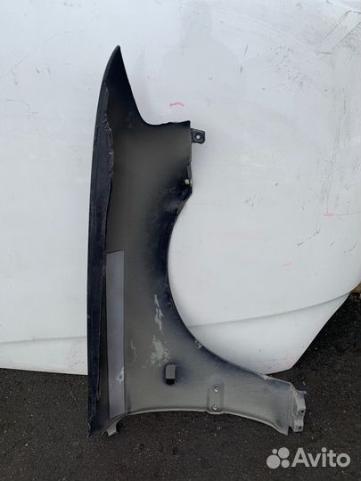 Крыло лев. Honda Domani