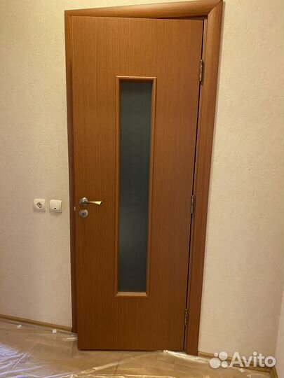 Двери межкомнатные из массива, с коробкой