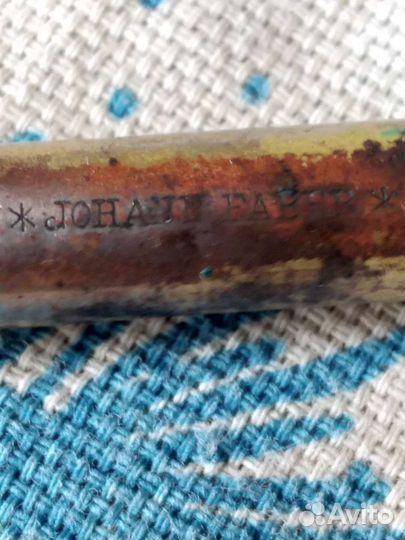 Тубус с перьями для ручки