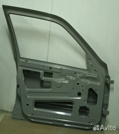 Дверь передняя левая с петлями Chevrolet Niva