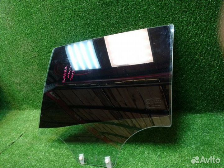 Стекло двери заднее левое Chevrolet Spark 3 M300