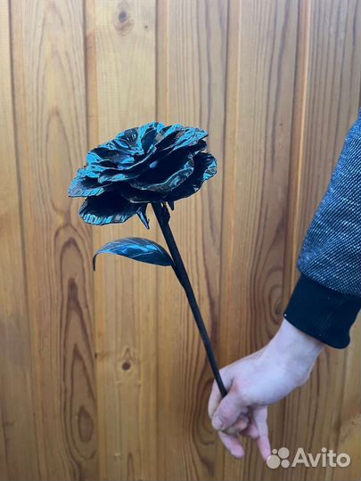 Роза кованная