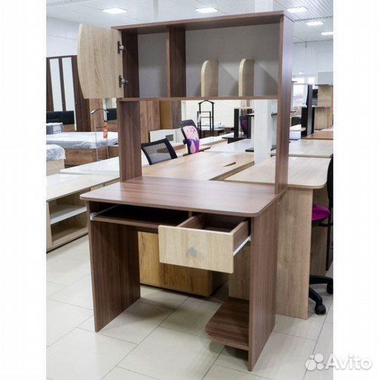 Стол компьютерный