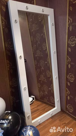 Гримерное зеркало с лампочками новое