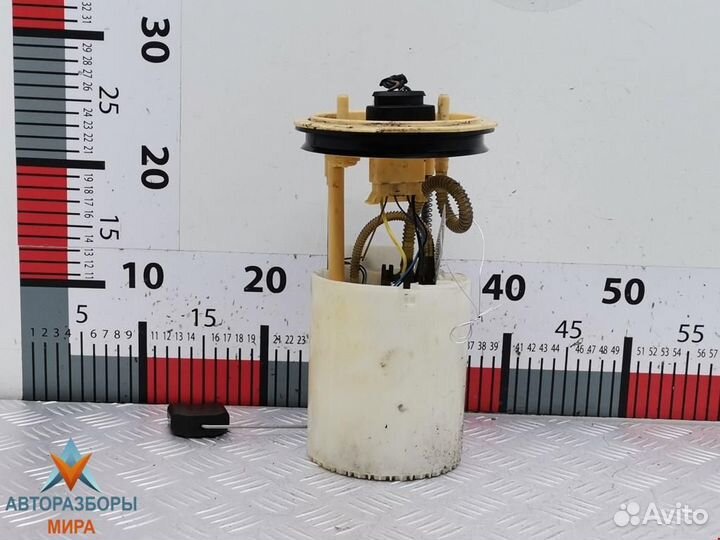 Насос топливный Volkswagen Passat B7 2011