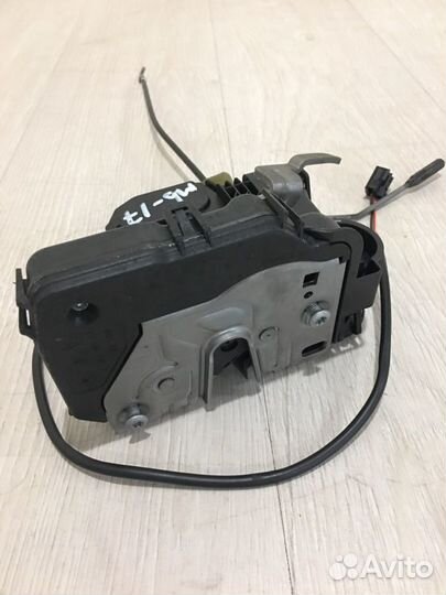 Замок боковой двери передний левый Mercedes Benz