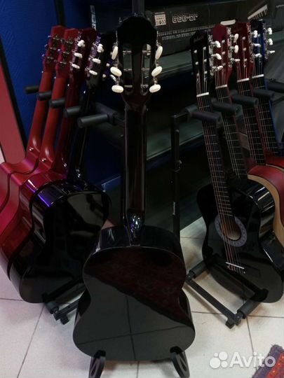 Акустическая гитара