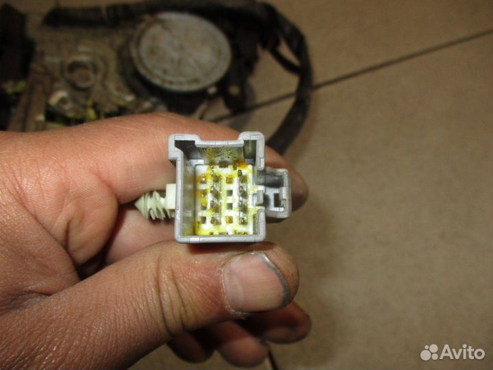 Замок багажника Ford Explorer 5 (U502)