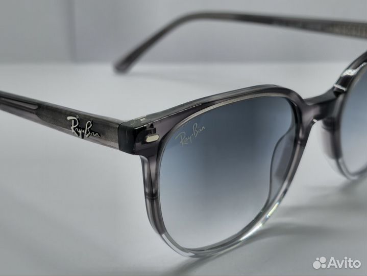 Солнцезащитные очки Ray Ban