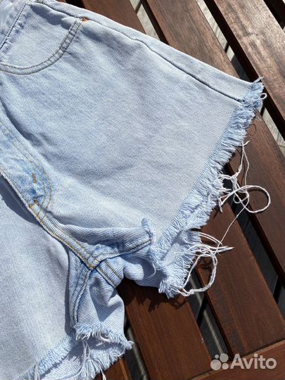 Джинсовые шорты Levis 881 28