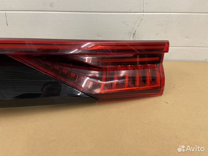 Задний фонарь ауди q8 в крышку багажника оригинал