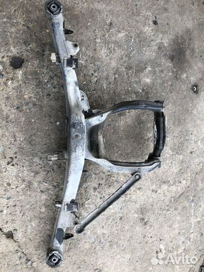 Подрамник задний bmw 5 e 34