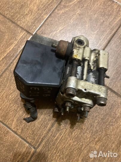 Блок ABS для BMW 7 E32