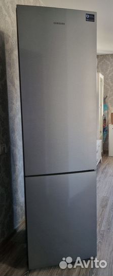 Двухкамерный холодильник Samsung RB 37 A5000SA/WT