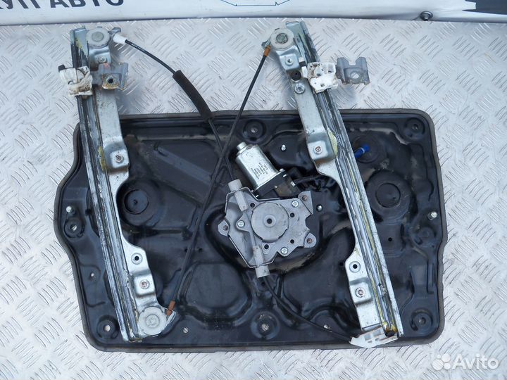 Стеклоподъёмник передний правый Nissan Teana J31