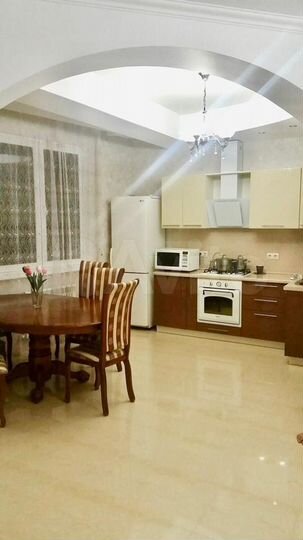 2-к. квартира, 74 м², 4/5 эт.