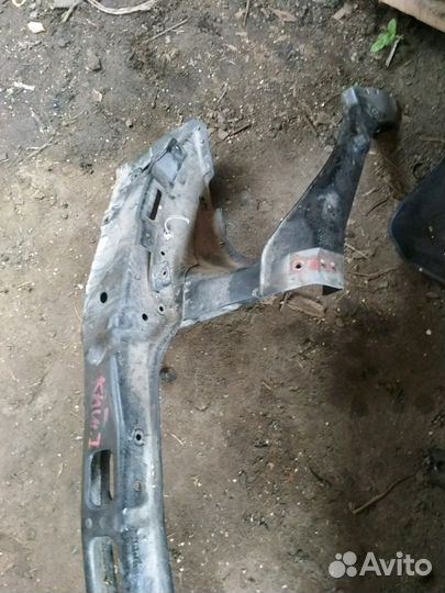 Передняя панель телевизор Ссанг Йонг Кайрон черный