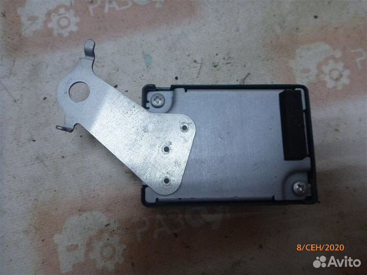 Блок управления центральным замком Toyota Camry