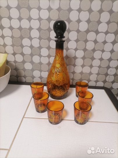 Графин с рюмками, стопки