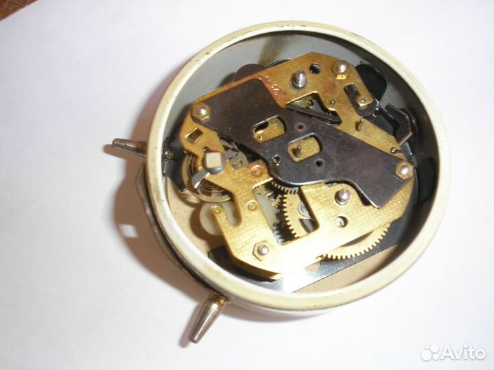 Часы - будильник механический 